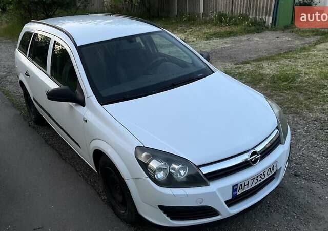 Белый Опель Астра, объемом двигателя 1.6 л и пробегом 252 тыс. км за 5200 $, фото 3 на Automoto.ua