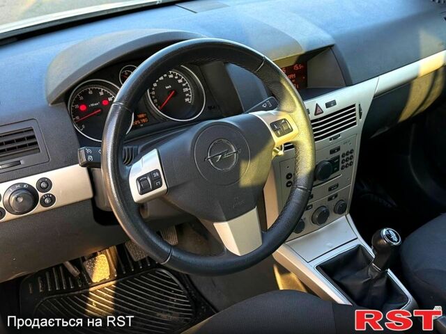 Белый Опель Астра, объемом двигателя 1.6 л и пробегом 225 тыс. км за 5300 $, фото 4 на Automoto.ua