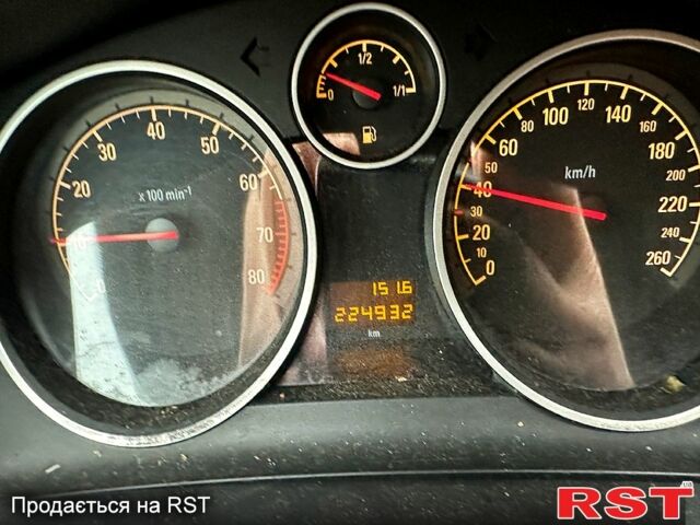 Белый Опель Астра, объемом двигателя 1.6 л и пробегом 225 тыс. км за 5300 $, фото 9 на Automoto.ua