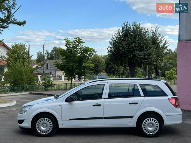 Белый Опель Астра, объемом двигателя 1.6 л и пробегом 175 тыс. км за 4500 $, фото 12 на Automoto.ua