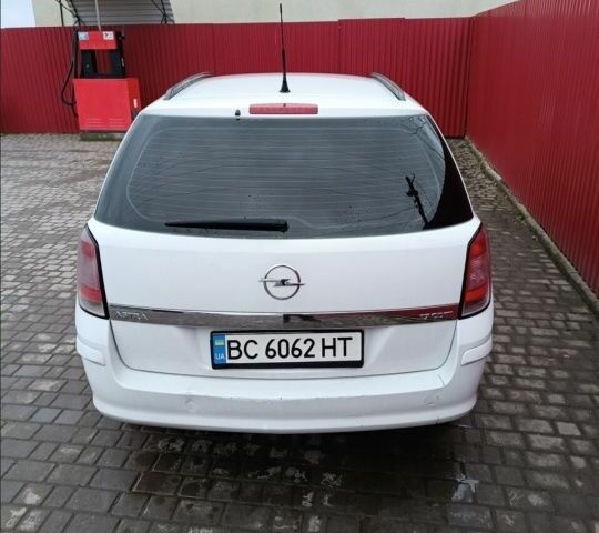 Белый Опель Астра, объемом двигателя 1.7 л и пробегом 287 тыс. км за 4500 $, фото 5 на Automoto.ua