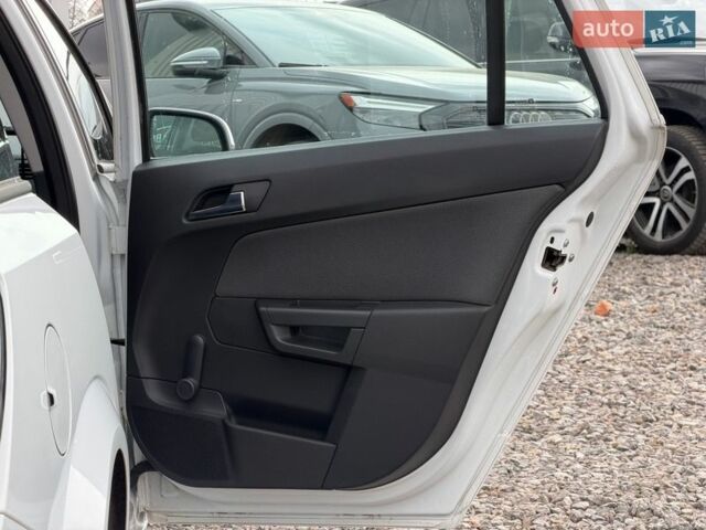 Білий Опель Астра, об'ємом двигуна 1.8 л та пробігом 175 тис. км за 6290 $, фото 19 на Automoto.ua