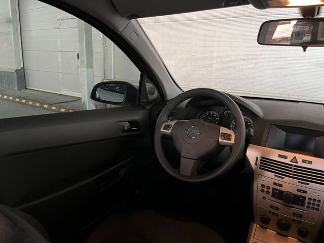 Білий Опель Астра, об'ємом двигуна 1.6 л та пробігом 189 тис. км за 4999 $, фото 5 на Automoto.ua