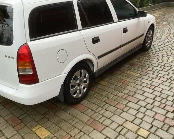 Белый Опель Астра, объемом двигателя 1.7 л и пробегом 314 тыс. км за 3800 $, фото 1 на Automoto.ua