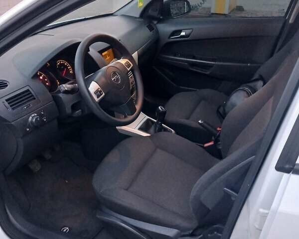 Білий Опель Астра, об'ємом двигуна 1.6 л та пробігом 194 тис. км за 5500 $, фото 15 на Automoto.ua
