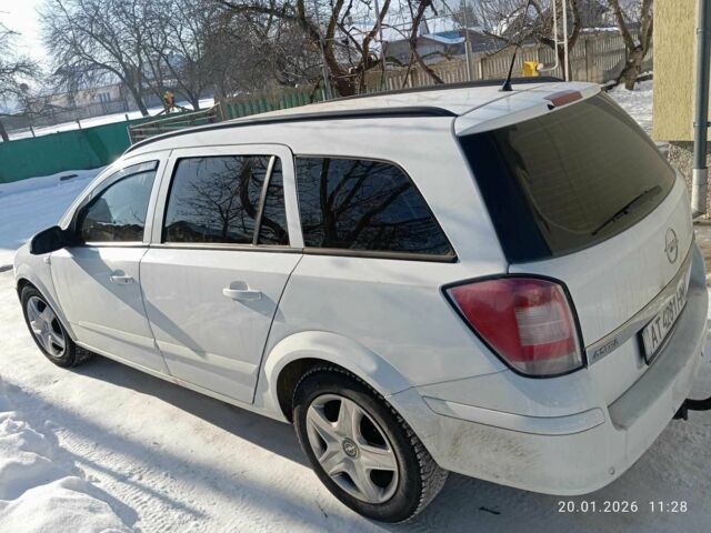 Белый Опель Астра, объемом двигателя 1.3 л и пробегом 270 тыс. км за 3750 $, фото 3 на Automoto.ua