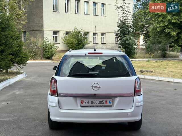 Белый Опель Астра, объемом двигателя 1.6 л и пробегом 175 тыс. км за 4500 $, фото 18 на Automoto.ua