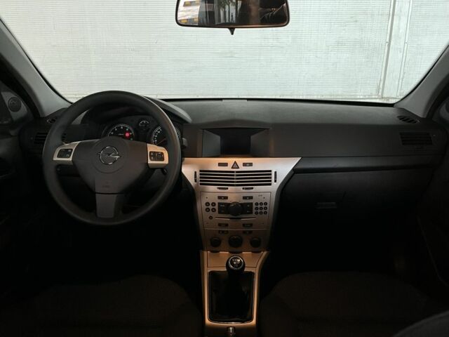 Білий Опель Астра, об'ємом двигуна 1.6 л та пробігом 189 тис. км за 4999 $, фото 6 на Automoto.ua