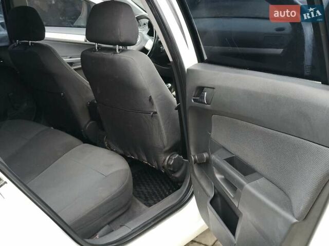 Білий Опель Астра, об'ємом двигуна 1.6 л та пробігом 279 тис. км за 3650 $, фото 24 на Automoto.ua