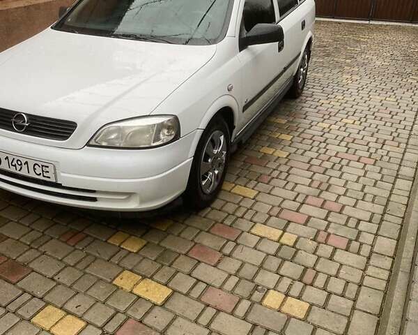 Белый Опель Астра, объемом двигателя 1.7 л и пробегом 314 тыс. км за 3800 $, фото 6 на Automoto.ua