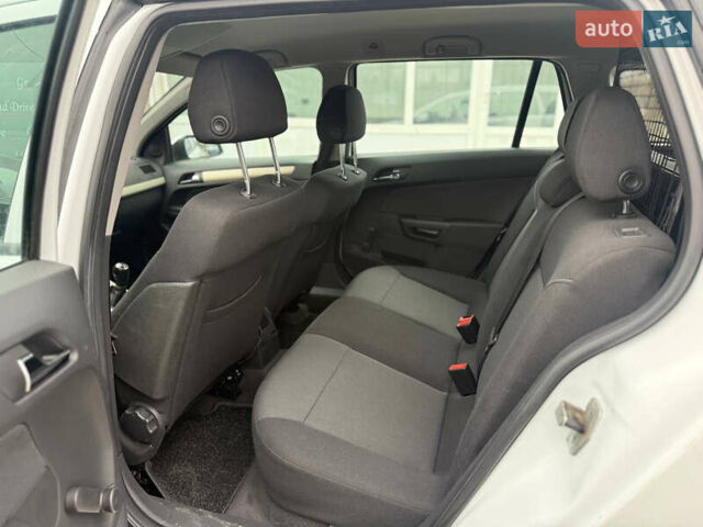 Білий Опель Астра, об'ємом двигуна 1.4 л та пробігом 231 тис. км за 4999 $, фото 7 на Automoto.ua