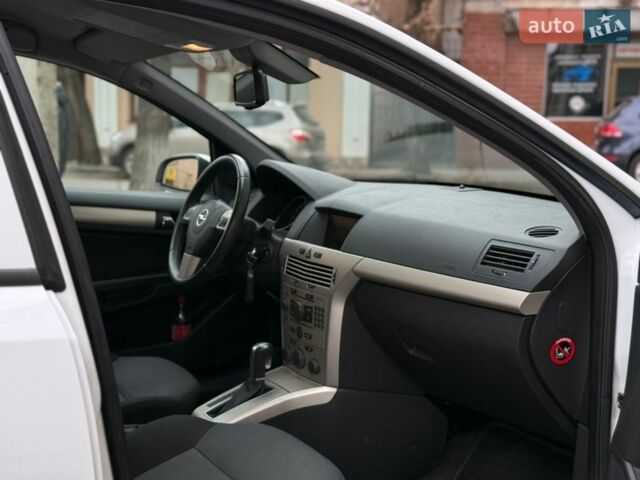 Білий Опель Астра, об'ємом двигуна 1.8 л та пробігом 172 тис. км за 5950 $, фото 15 на Automoto.ua