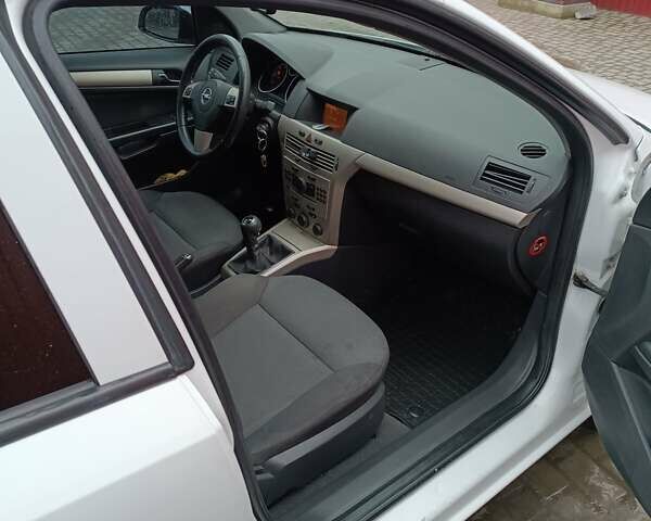 Білий Опель Астра, об'ємом двигуна 1.69 л та пробігом 283 тис. км за 5750 $, фото 23 на Automoto.ua