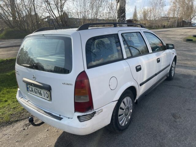 Белый Опель Астра, объемом двигателя 1.7 л и пробегом 37 тыс. км за 4500 $, фото 6 на Automoto.ua