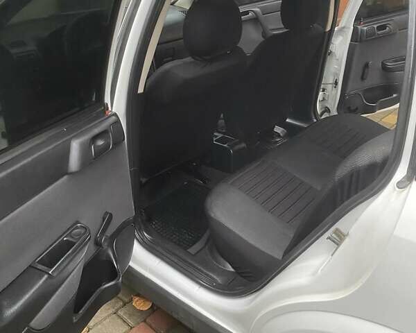 Белый Опель Астра, объемом двигателя 1.7 л и пробегом 314 тыс. км за 3800 $, фото 13 на Automoto.ua