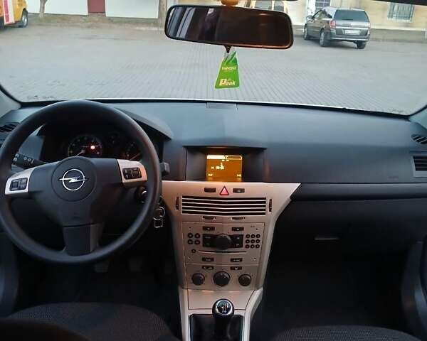 Білий Опель Астра, об'ємом двигуна 1.6 л та пробігом 194 тис. км за 5500 $, фото 1 на Automoto.ua