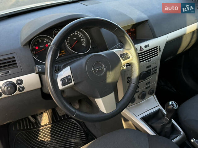 Білий Опель Астра, об'ємом двигуна 1.6 л та пробігом 220 тис. км за 6600 $, фото 12 на Automoto.ua