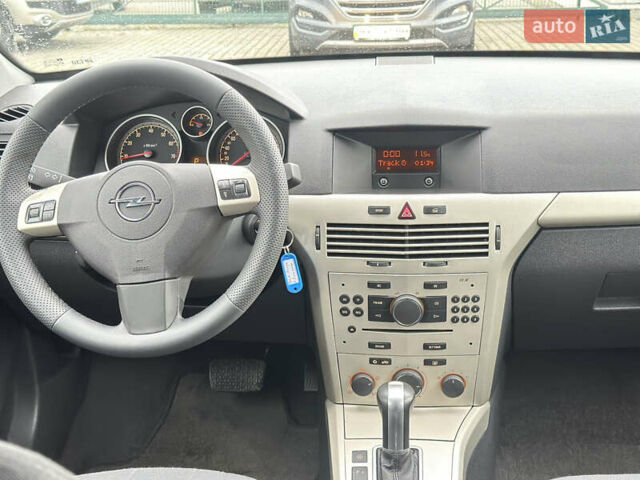 Белый Опель Астра, объемом двигателя 1.8 л и пробегом 203 тыс. км за 6450 $, фото 10 на Automoto.ua