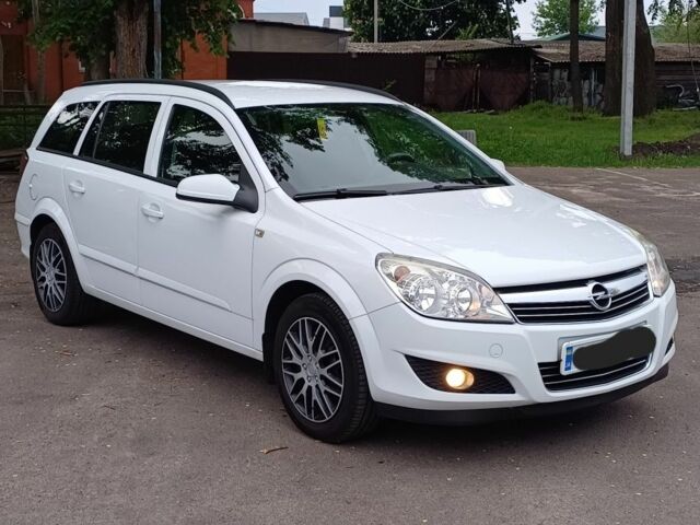 Белый Опель Астра, объемом двигателя 0 л и пробегом 155 тыс. км за 5299 $, фото 1 на Automoto.ua