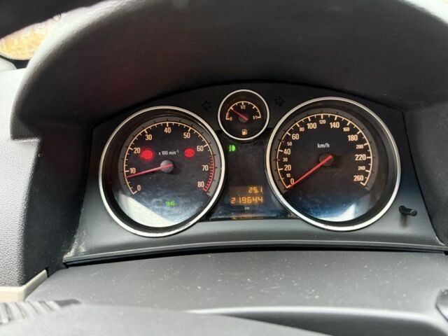 Белый Опель Астра, объемом двигателя 1.6 л и пробегом 220 тыс. км за 5500 $, фото 6 на Automoto.ua