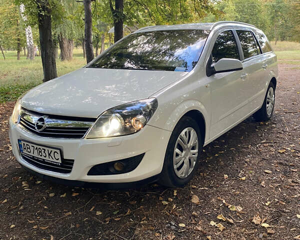 Белый Опель Астра, объемом двигателя 1.69 л и пробегом 224 тыс. км за 5300 $, фото 17 на Automoto.ua