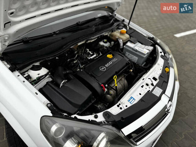 Белый Опель Астра, объемом двигателя 1.8 л и пробегом 166 тыс. км за 5750 $, фото 52 на Automoto.ua