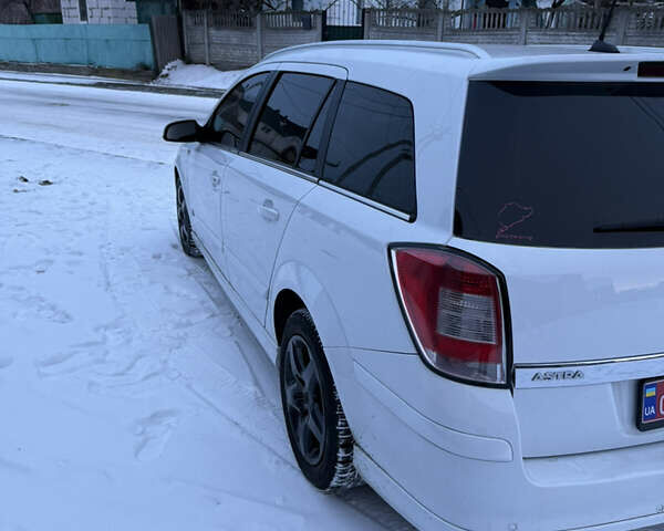 Белый Опель Астра, объемом двигателя 1.6 л и пробегом 219 тыс. км за 5750 $, фото 5 на Automoto.ua