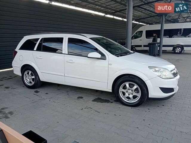 Белый Опель Астра, объемом двигателя 1.69 л и пробегом 298 тыс. км за 5400 $, фото 11 на Automoto.ua