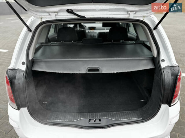 Белый Опель Астра, объемом двигателя 1.8 л и пробегом 166 тыс. км за 5750 $, фото 49 на Automoto.ua