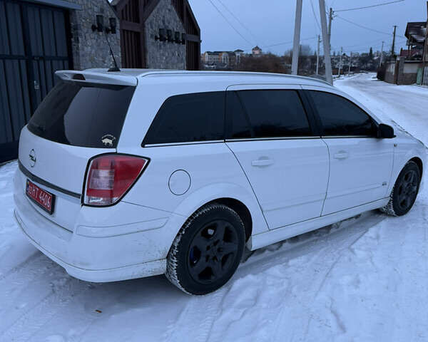 Белый Опель Астра, объемом двигателя 1.6 л и пробегом 219 тыс. км за 5750 $, фото 3 на Automoto.ua