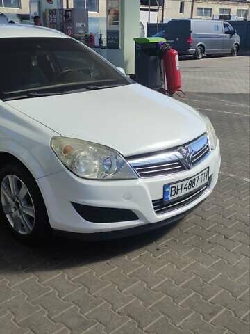 Белый Опель Астра, объемом двигателя 1.7 л и пробегом 295 тыс. км за 5500 $, фото 8 на Automoto.ua