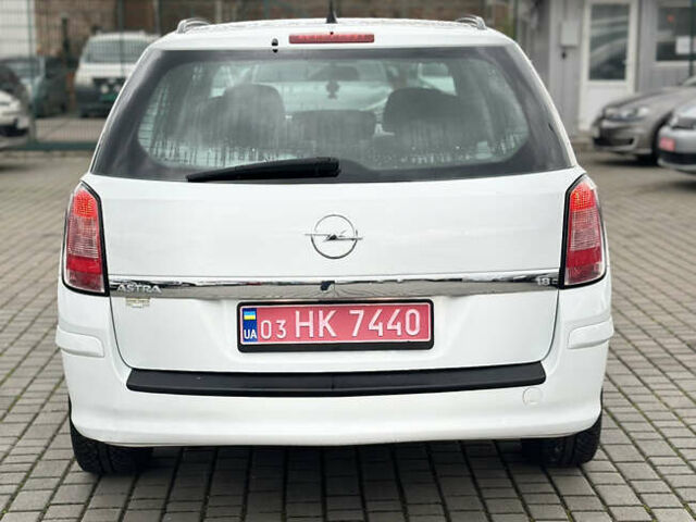 Белый Опель Астра, объемом двигателя 1.8 л и пробегом 203 тыс. км за 6450 $, фото 4 на Automoto.ua