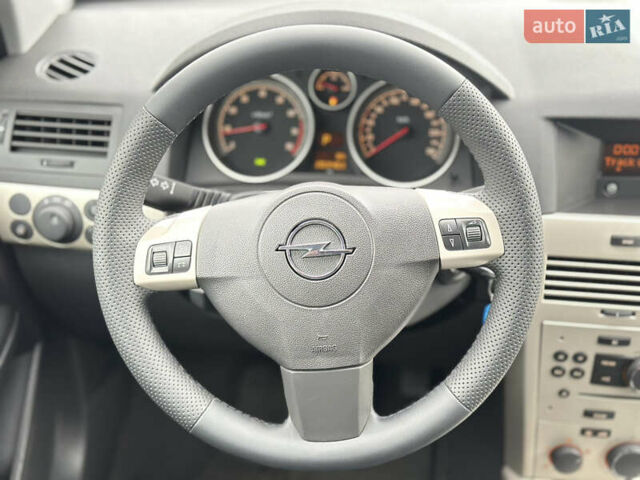 Белый Опель Астра, объемом двигателя 1.8 л и пробегом 203 тыс. км за 6450 $, фото 11 на Automoto.ua