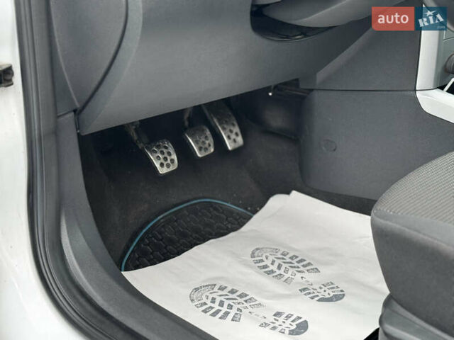 Белый Опель Астра, объемом двигателя 1.8 л и пробегом 166 тыс. км за 5750 $, фото 29 на Automoto.ua