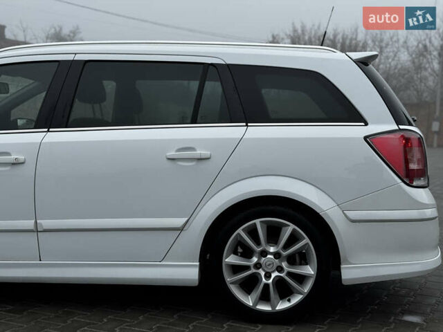 Белый Опель Астра, объемом двигателя 1.8 л и пробегом 166 тыс. км за 5750 $, фото 15 на Automoto.ua