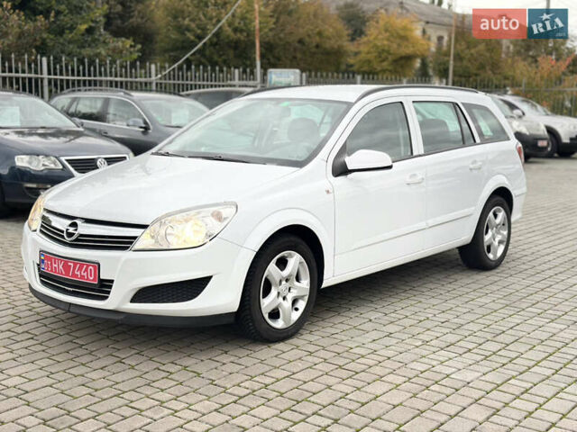 Белый Опель Астра, объемом двигателя 1.8 л и пробегом 203 тыс. км за 6450 $, фото 2 на Automoto.ua