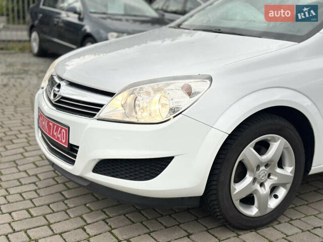 Белый Опель Астра, объемом двигателя 1.8 л и пробегом 203 тыс. км за 6450 $, фото 6 на Automoto.ua