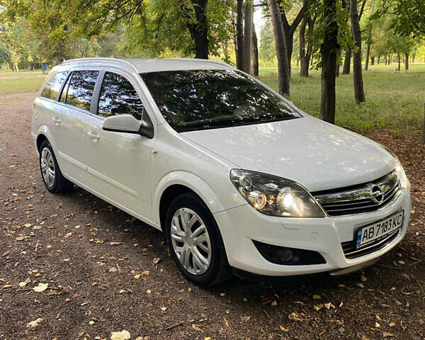 Белый Опель Астра, объемом двигателя 1.69 л и пробегом 224 тыс. км за 5300 $, фото 14 на Automoto.ua