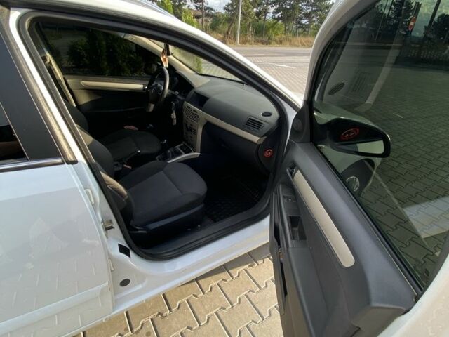 Білий Опель Астра, об'ємом двигуна 1.7 л та пробігом 224 тис. км за 5300 $, фото 6 на Automoto.ua