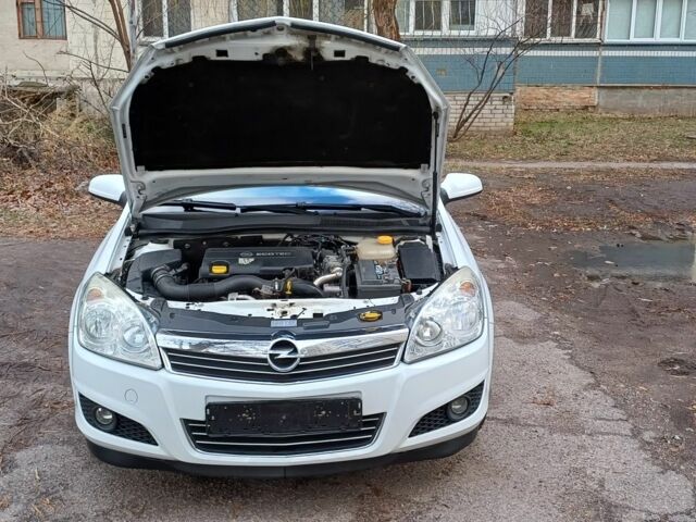 Белый Опель Астра, объемом двигателя 0 л и пробегом 155 тыс. км за 5299 $, фото 4 на Automoto.ua