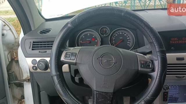 Опель Астра 2008 в Коломые на Automoto.ua Белый Опель Астра, объемом двигателя 1.7 л и пробегом 267 тыс. км за 4700 $, фото 6 на Automoto.ua