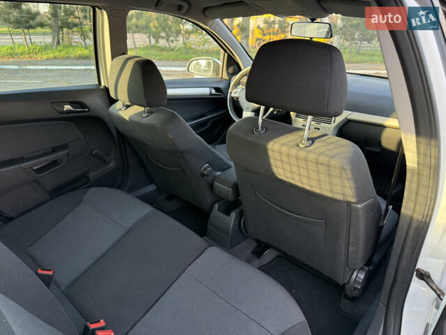 Білий Опель Астра, об'ємом двигуна 1.6 л та пробігом 220 тис. км за 6600 $, фото 32 на Automoto.ua