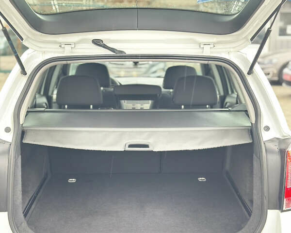 Белый Опель Астра, объемом двигателя 1.8 л и пробегом 203 тыс. км за 6450 $, фото 18 на Automoto.ua