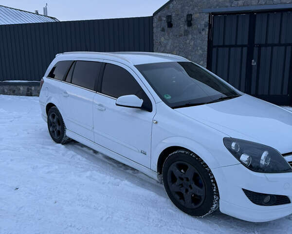 Белый Опель Астра, объемом двигателя 1.6 л и пробегом 219 тыс. км за 5750 $, фото 2 на Automoto.ua