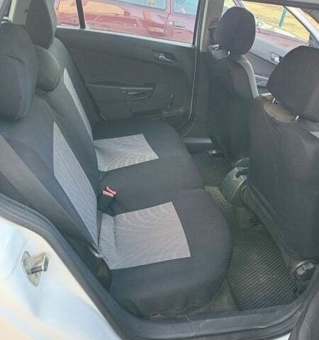 Білий Опель Астра, об'ємом двигуна 1.6 л та пробігом 191 тис. км за 5900 $, фото 8 на Automoto.ua