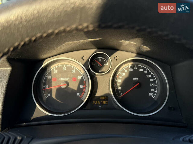 Білий Опель Астра, об'ємом двигуна 1.6 л та пробігом 220 тис. км за 6600 $, фото 19 на Automoto.ua