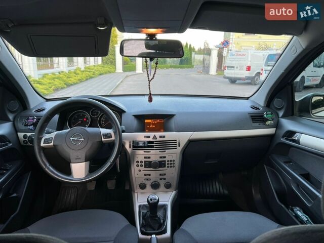 Білий Опель Астра, об'ємом двигуна 1.69 л та пробігом 305 тис. км за 5600 $, фото 25 на Automoto.ua