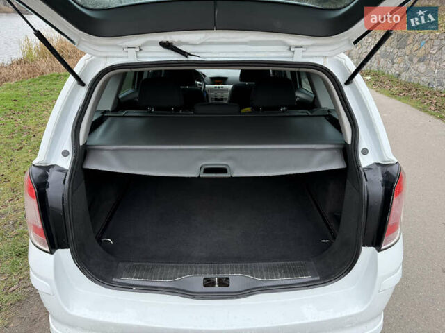 Білий Опель Астра, об'ємом двигуна 1.6 л та пробігом 219 тис. км за 5800 $, фото 10 на Automoto.ua