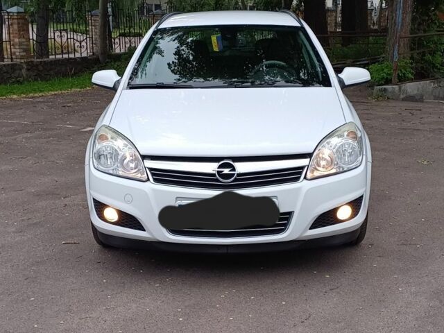 Белый Опель Астра, объемом двигателя 0 л и пробегом 155 тыс. км за 5299 $, фото 2 на Automoto.ua