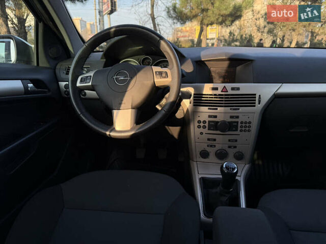 Білий Опель Астра, об'ємом двигуна 1.6 л та пробігом 220 тис. км за 6600 $, фото 28 на Automoto.ua